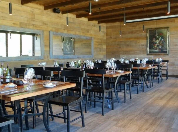 Equilibrio Restaurant Seating
